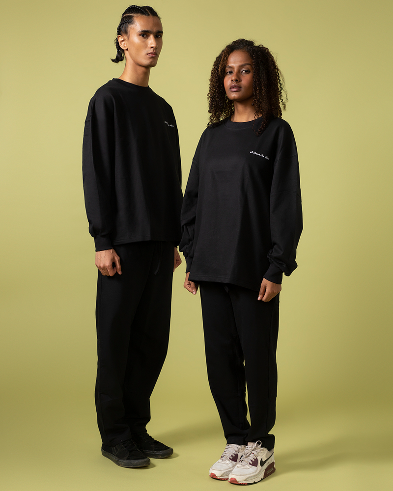 NOVA BLACK OVERSIZED LONG SLEEVE T-SHIRT